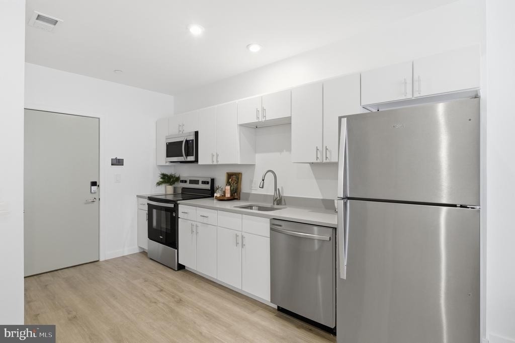 915 N Broad Street - Photo 19
