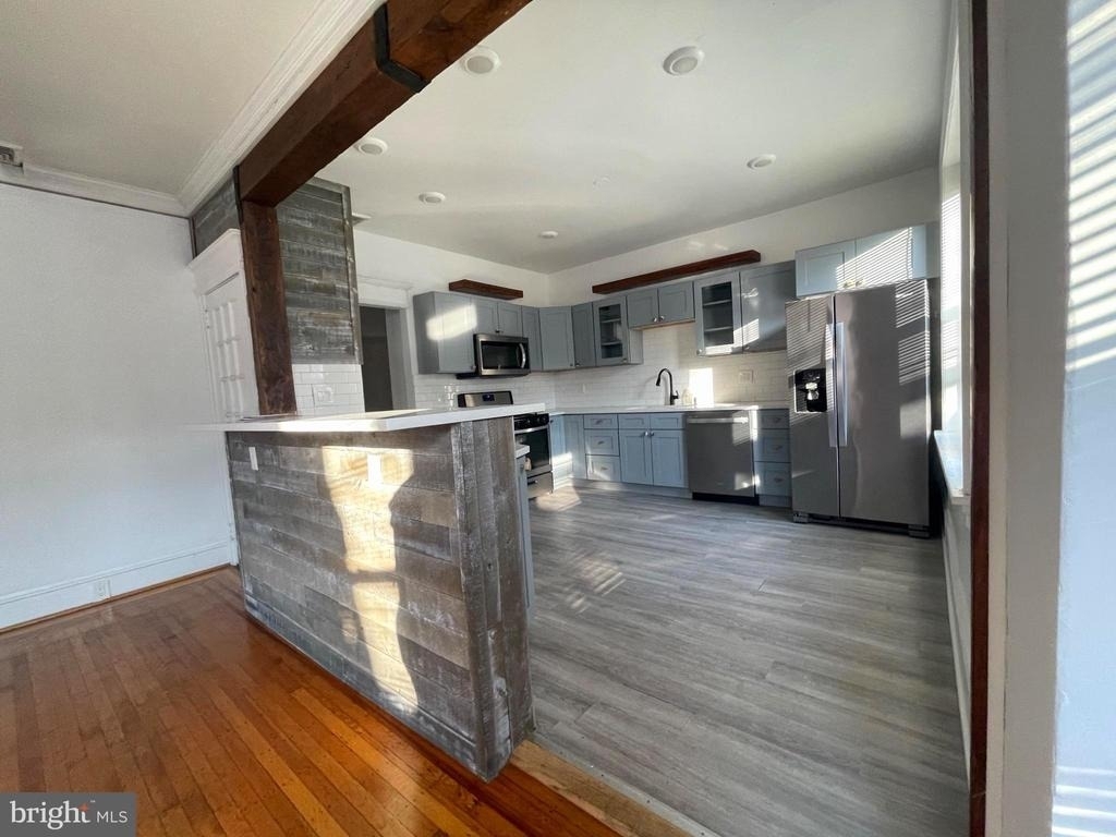 114 Levering Street - Photo 8