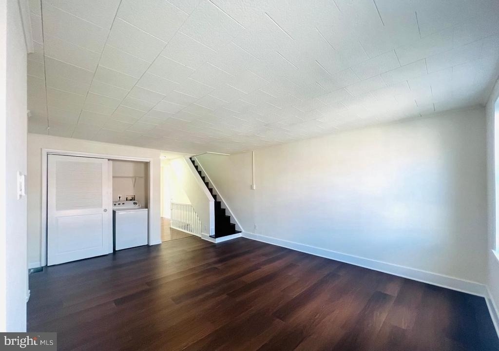 336 Barclay Street - Photo 4