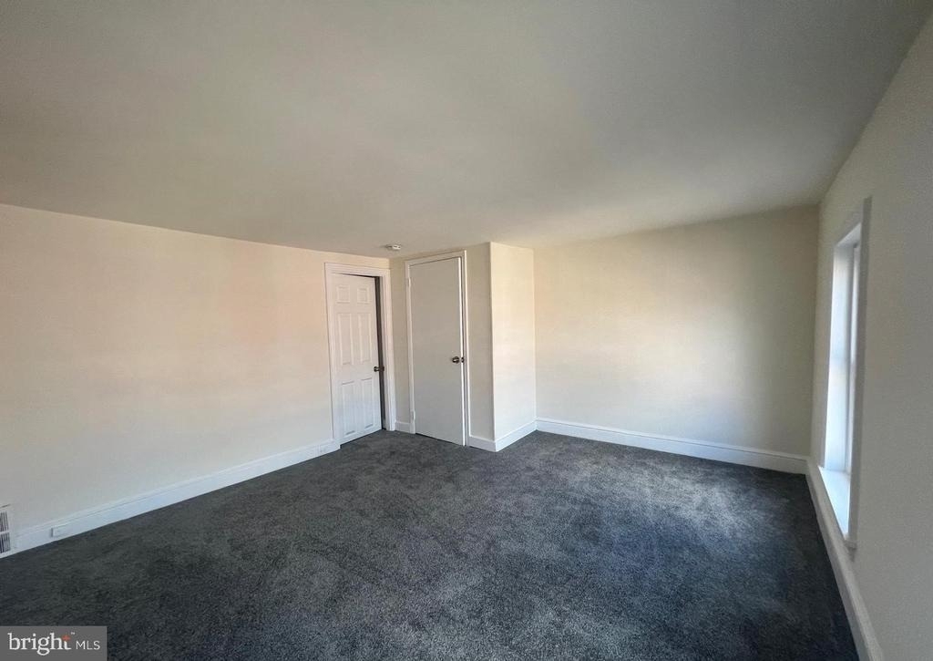336 Barclay Street - Photo 8