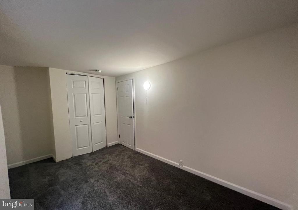 336 Barclay Street - Photo 11