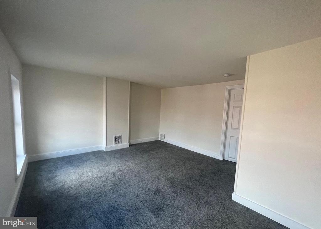336 Barclay Street - Photo 6