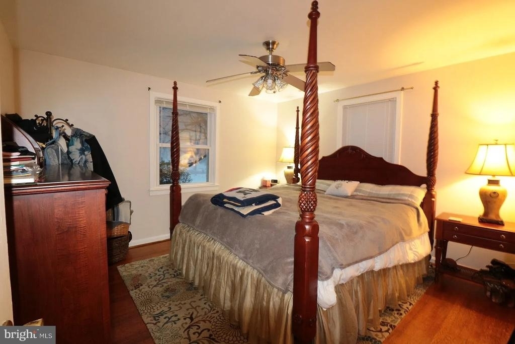 13904 Mills Avenue - Photo 12