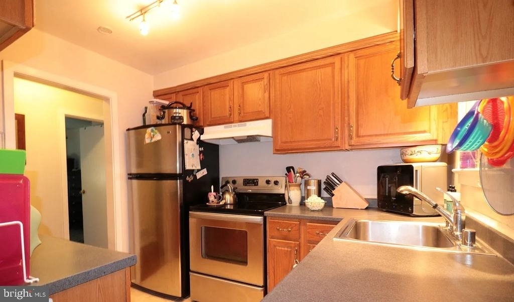 13904 Mills Avenue - Photo 2