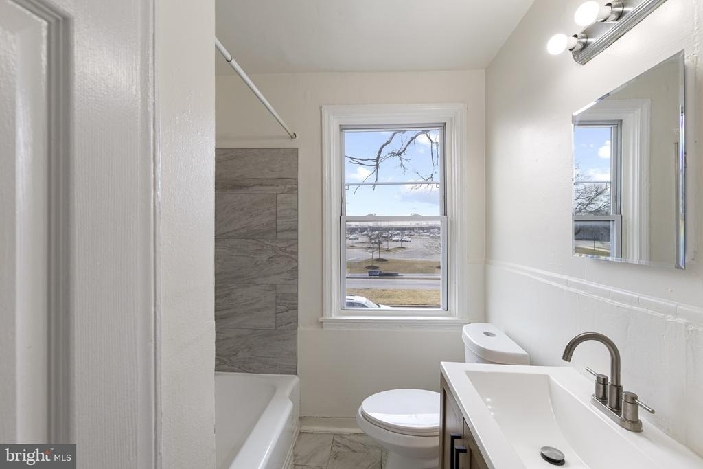 3902 Erdman Avenue - Photo 7