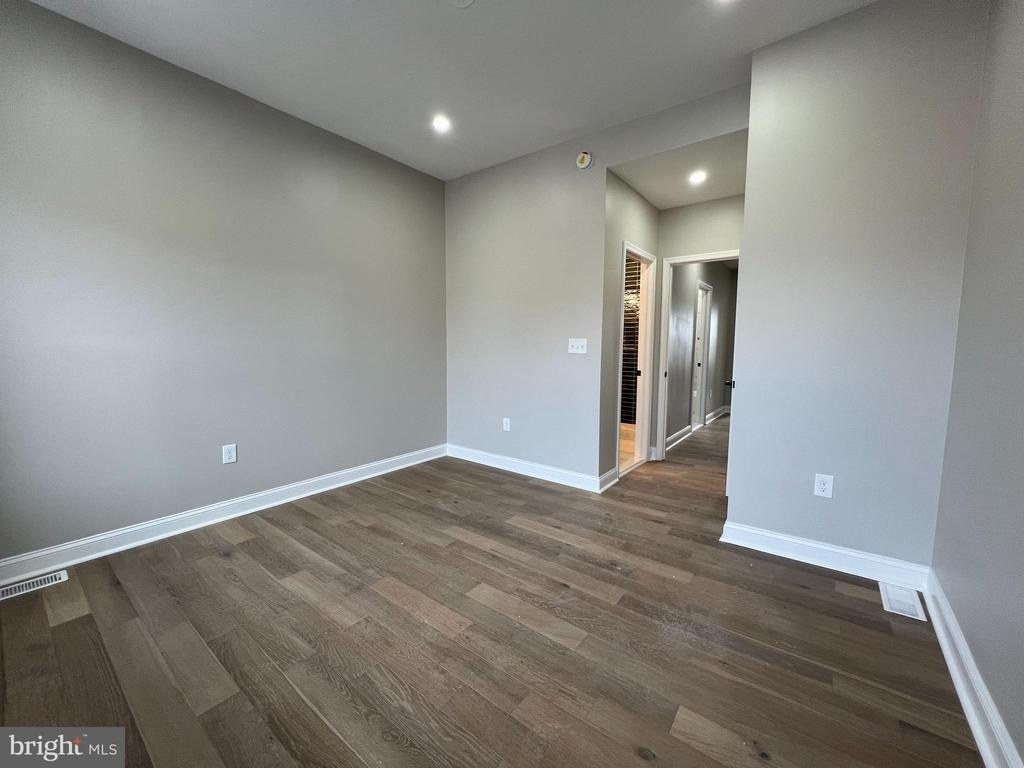 717 N Collington Avenue - Photo 32