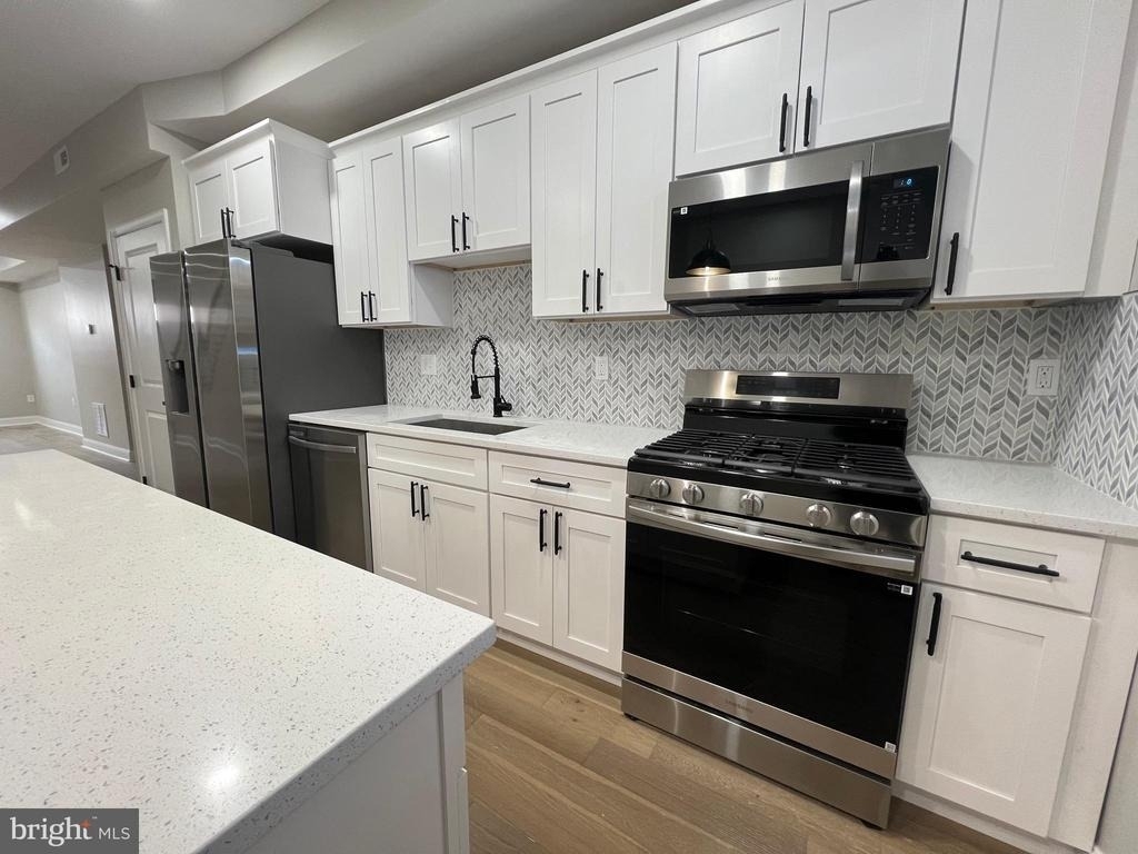 717 N Collington Avenue - Photo 8