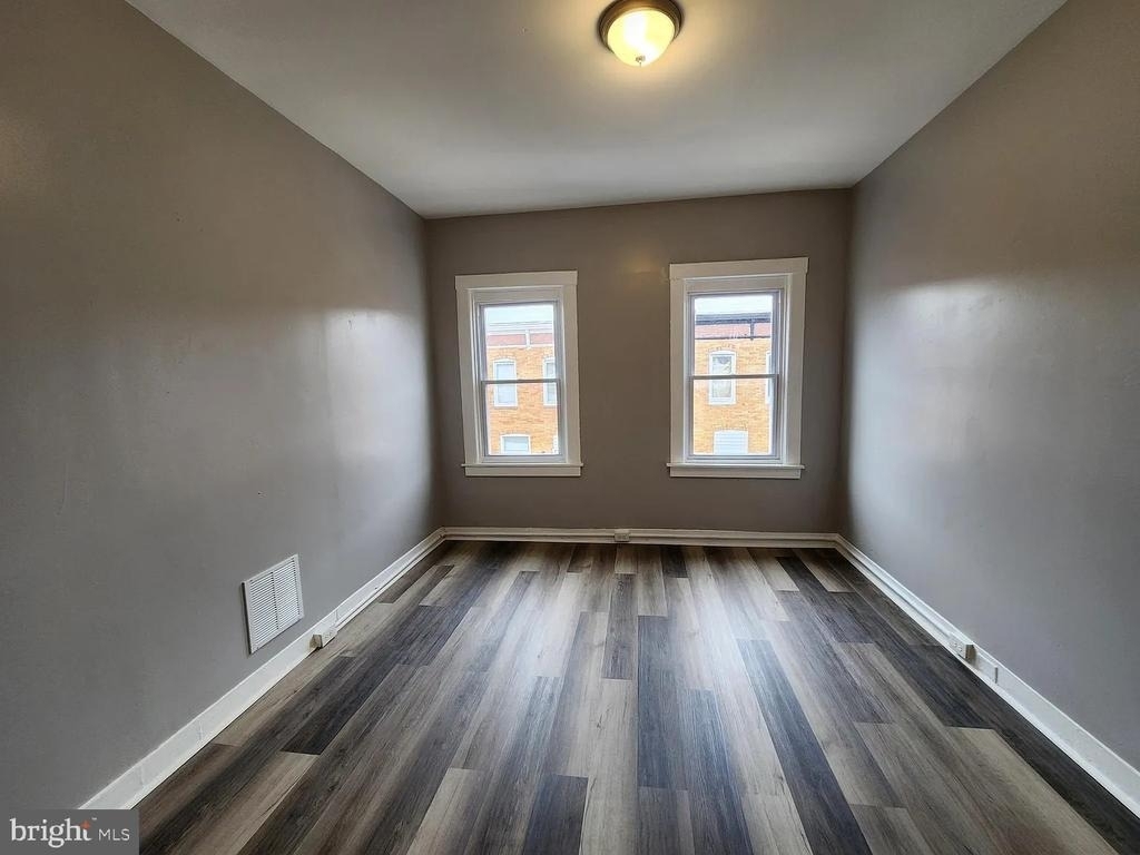 809 N Curley Street - Photo 6