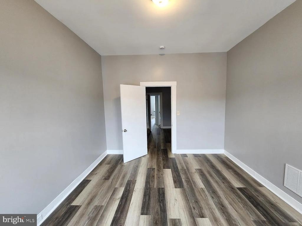 809 N Curley Street - Photo 7