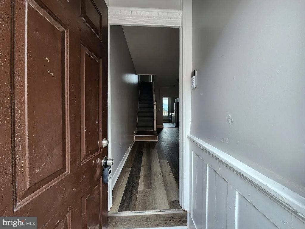 809 N Curley Street - Photo 1