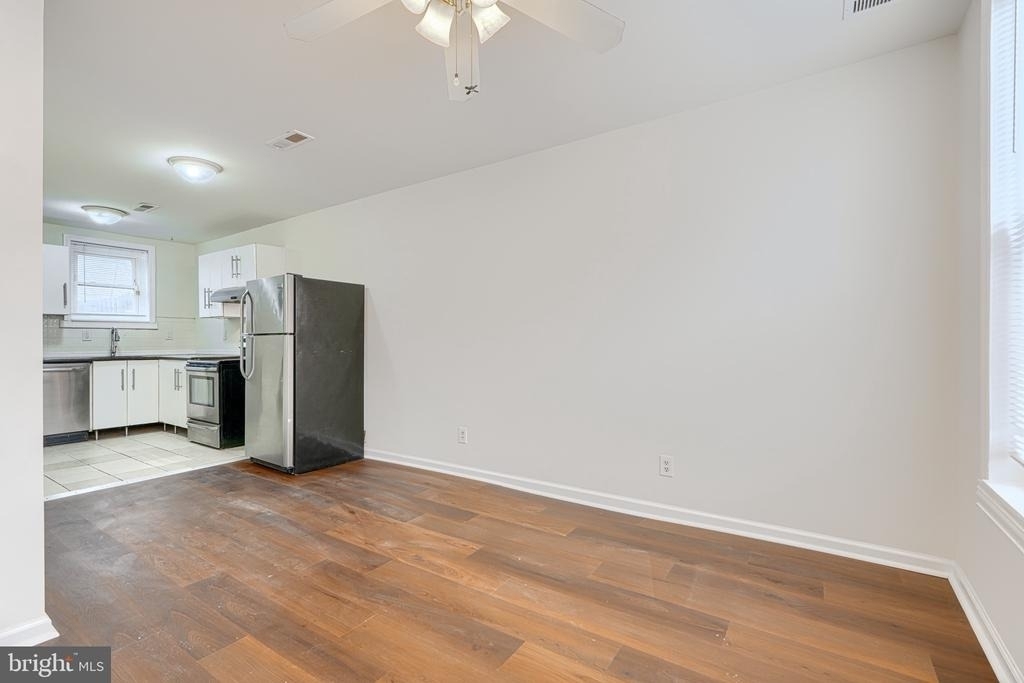 1138 W Lombard Street - Photo 2