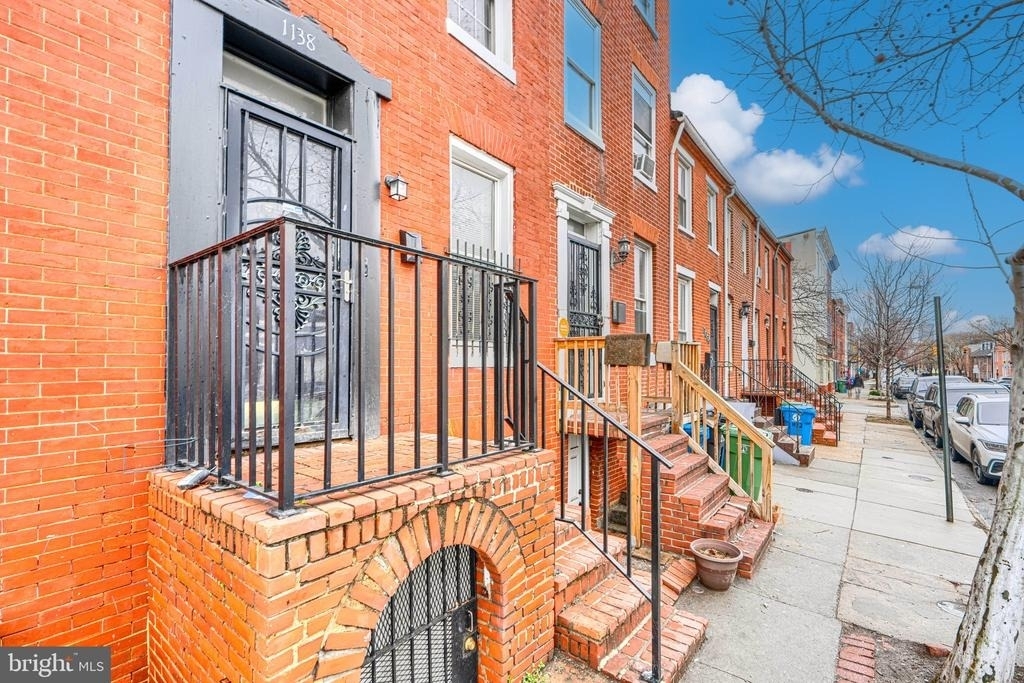 1138 W Lombard Street - Photo 1