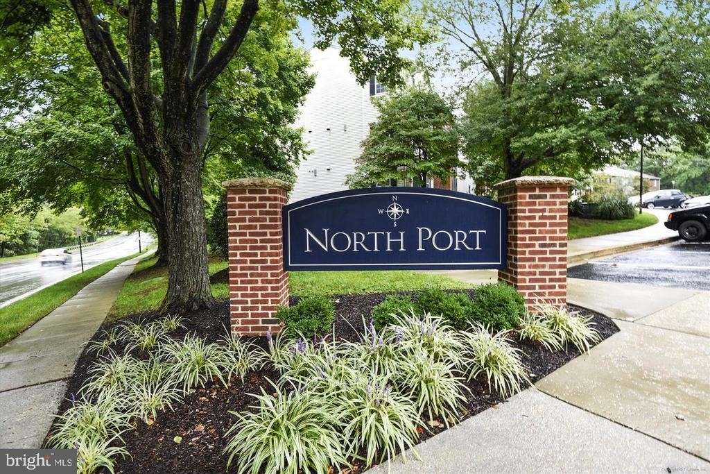 678 Newbridge Court - Photo 4
