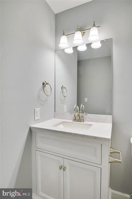 678 Newbridge Court - Photo 3