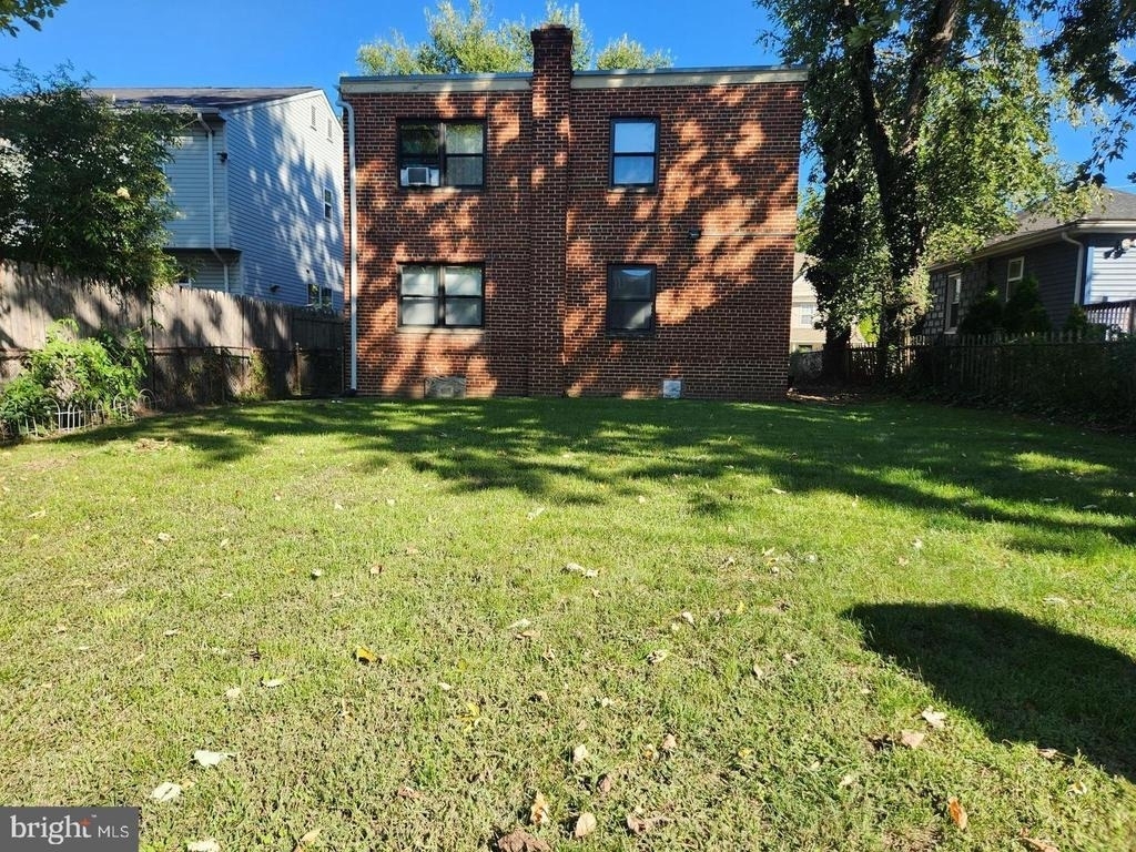 1126 48th Place Ne - Photo 12