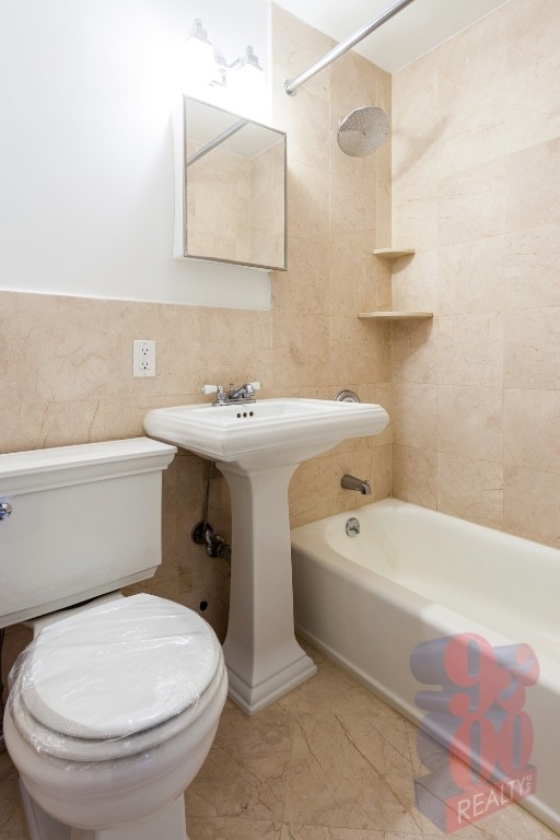 213 East 26th Street - Photo 4