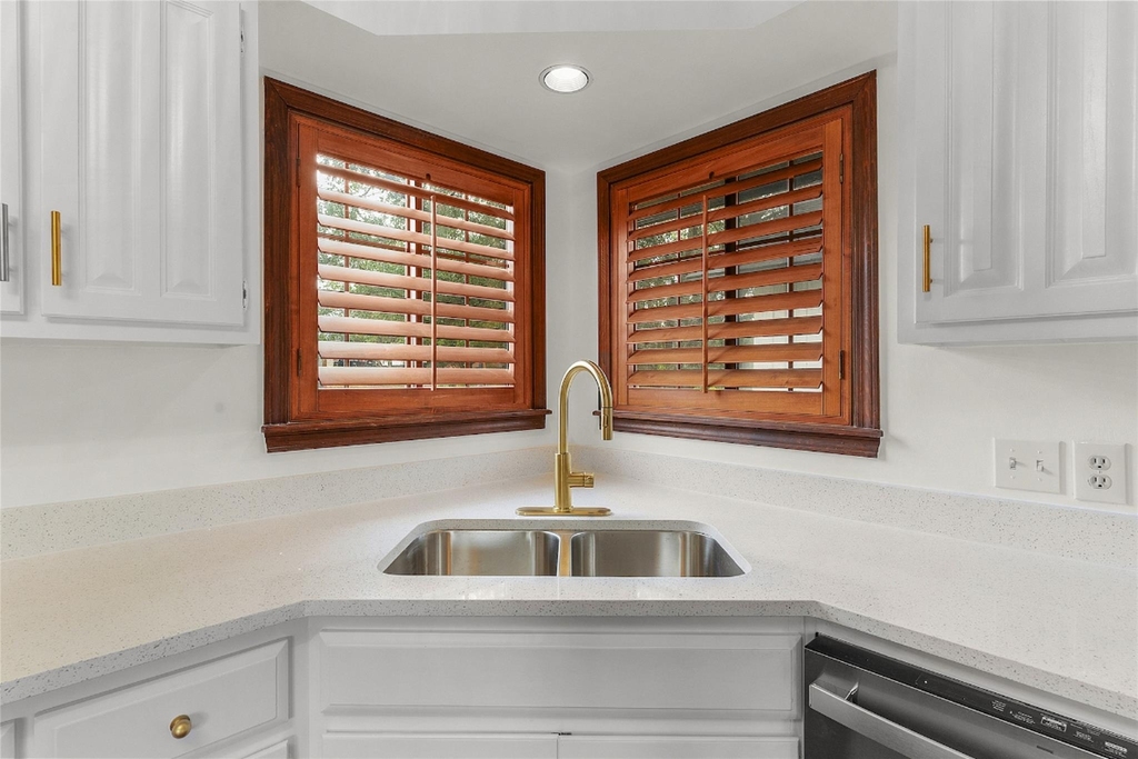 21205 National Dr - Photo 6