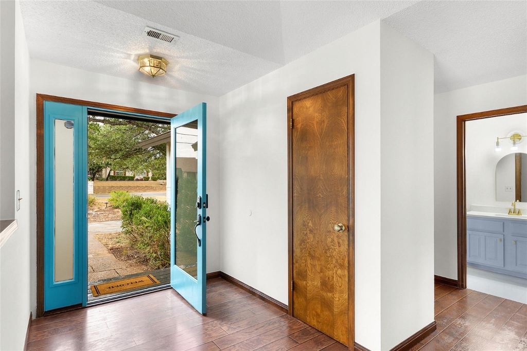 21205 National Dr - Photo 4