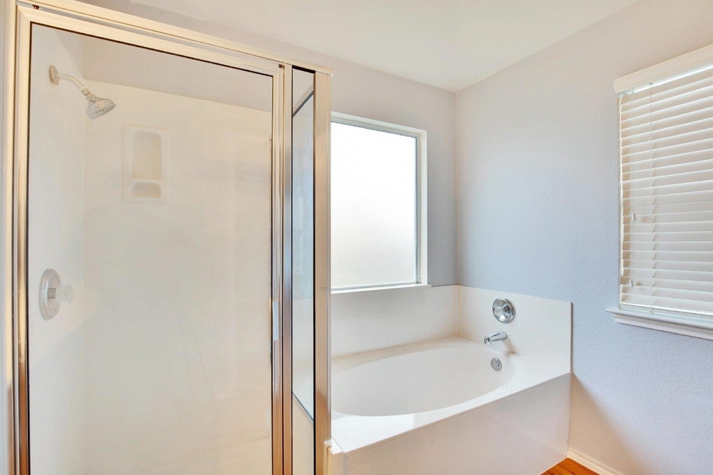 1002 Remington Dr - Photo 8