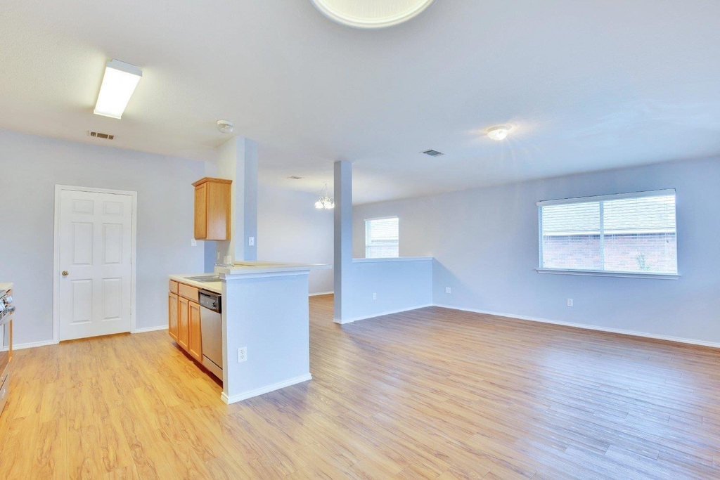 1002 Remington Dr - Photo 14