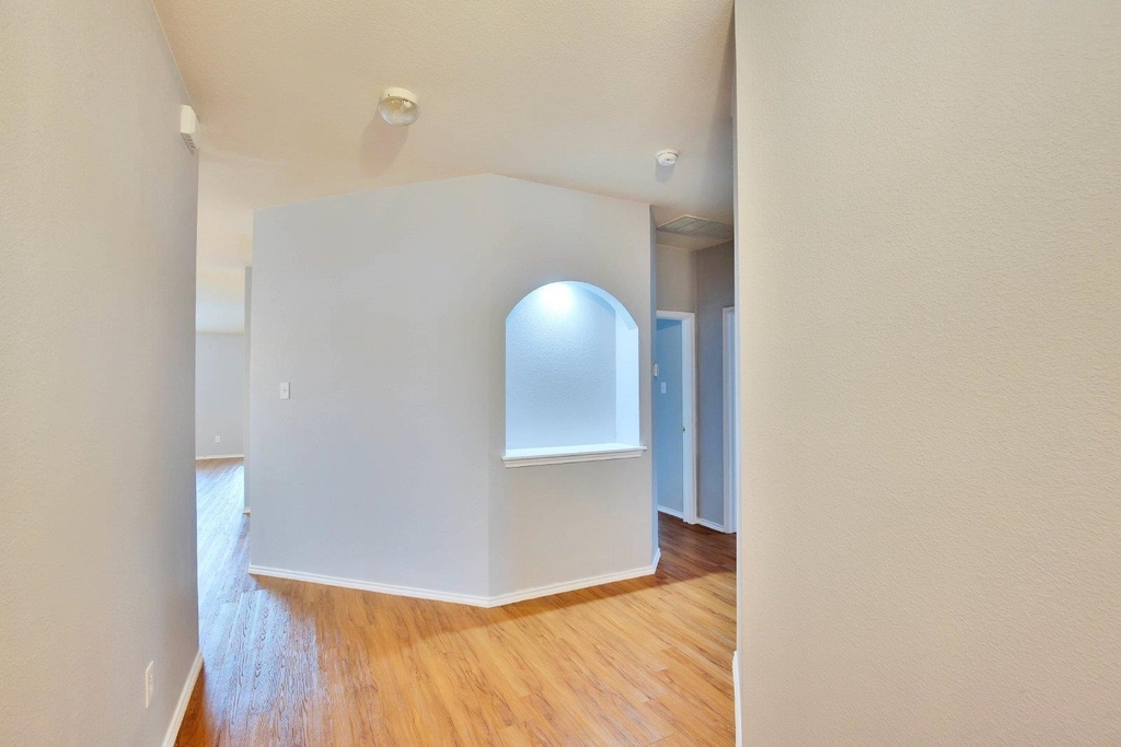 1002 Remington Dr - Photo 15