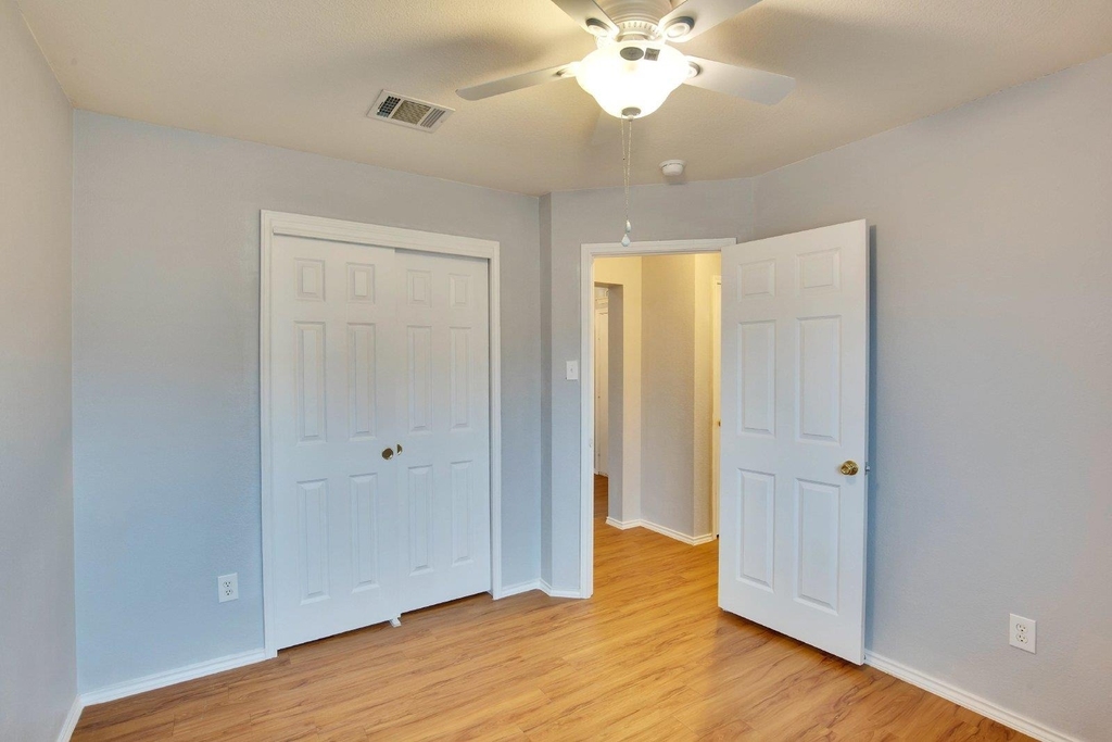 1002 Remington Dr - Photo 17