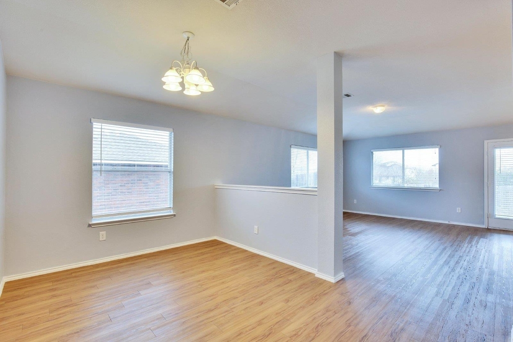 1002 Remington Dr - Photo 1