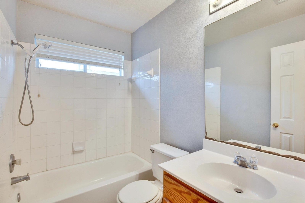 1002 Remington Dr - Photo 20