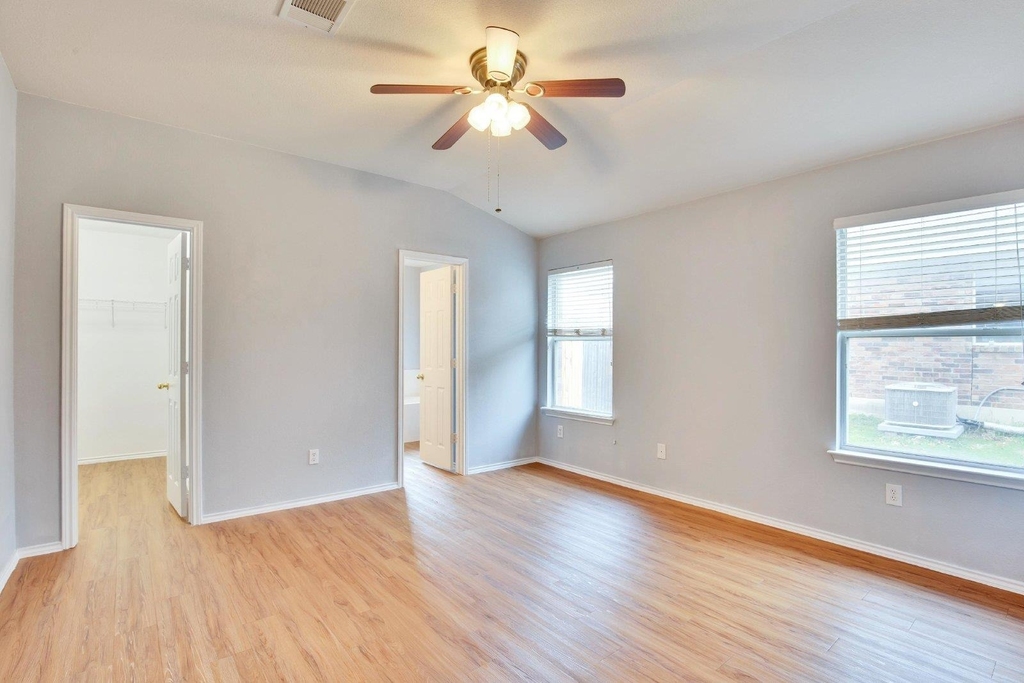 1002 Remington Dr - Photo 24