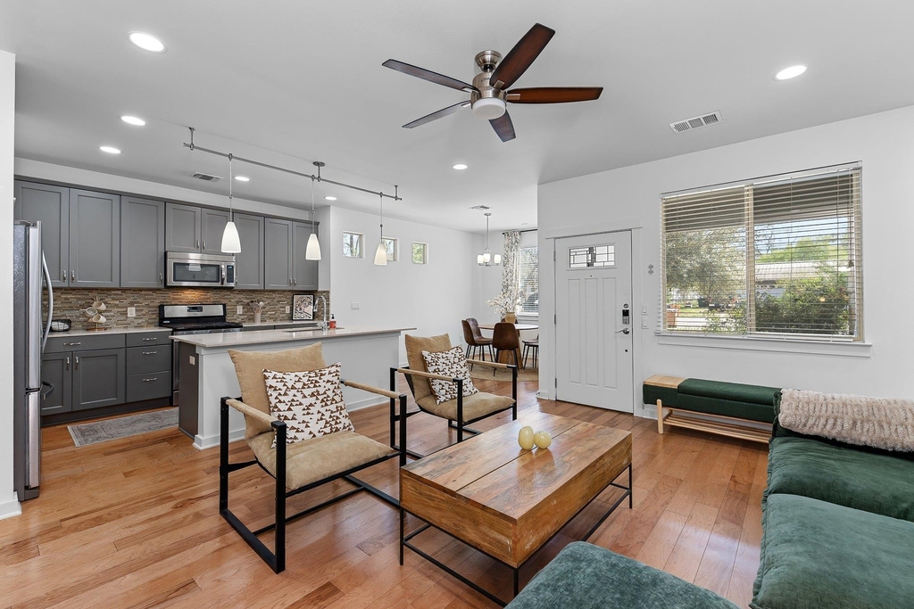 4408 Banister Ln - Photo 0