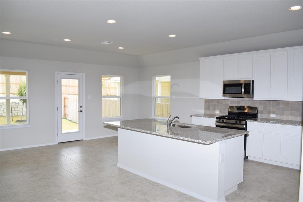 208 Shugart St - Photo 2