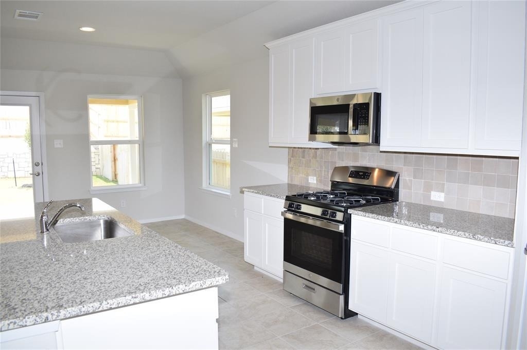 208 Shugart St - Photo 9