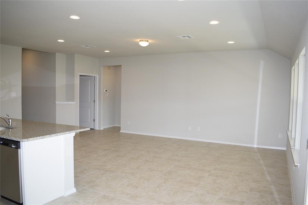 208 Shugart St - Photo 8