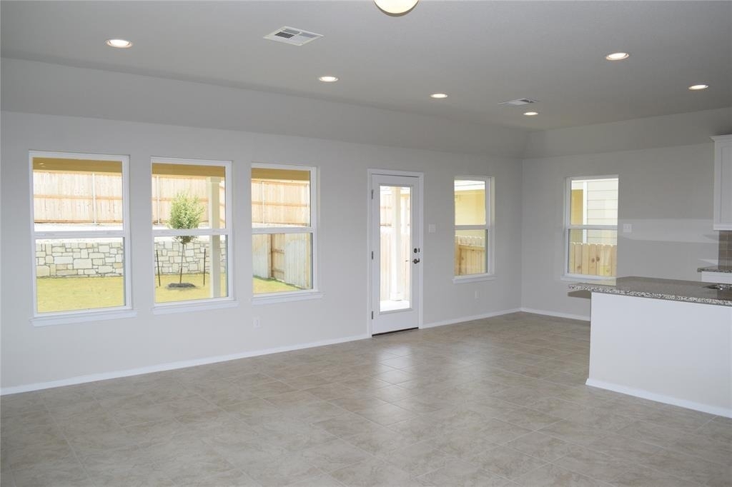 208 Shugart St - Photo 3
