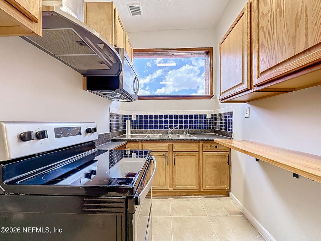 138 E Duval Street - Photo 21