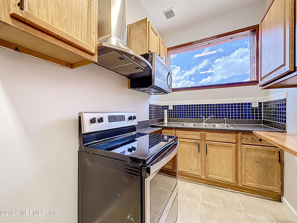 138 E Duval Street - Photo 23