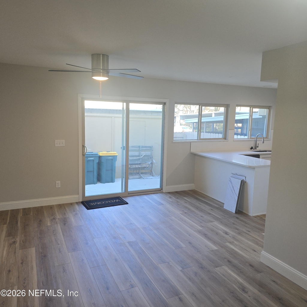 8205 Kensington Square - Photo 3