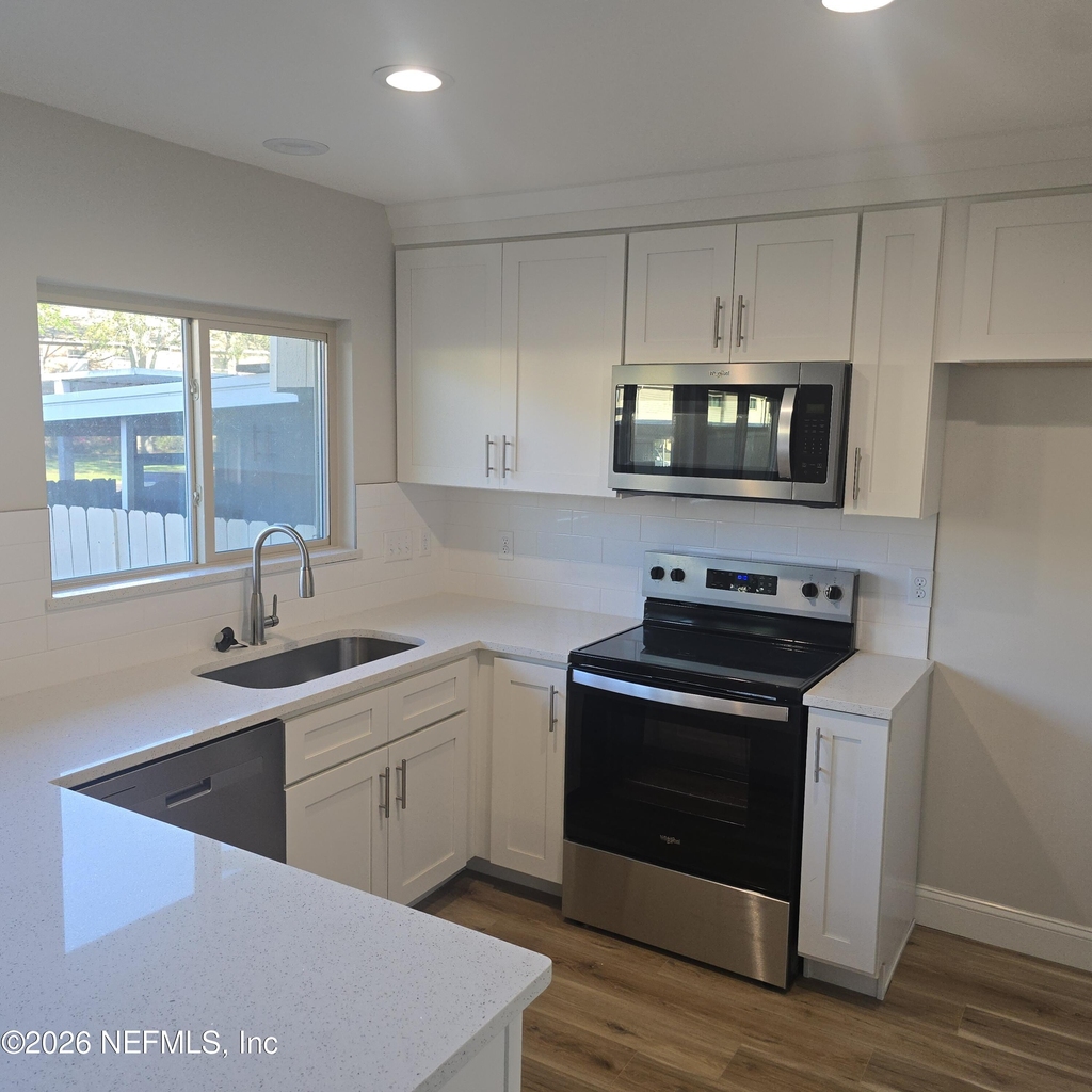 8205 Kensington Square - Photo 4
