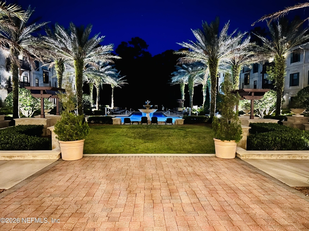 955 Registry Boulevard - Photo 2