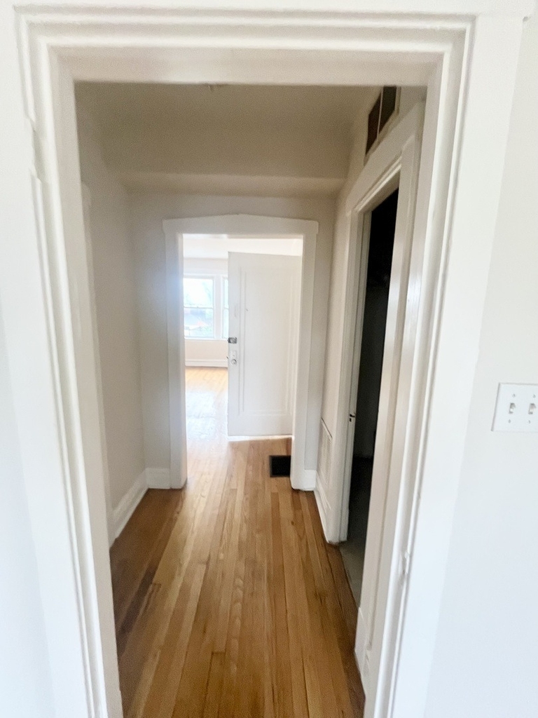 5042 W 21st Place - Photo 4