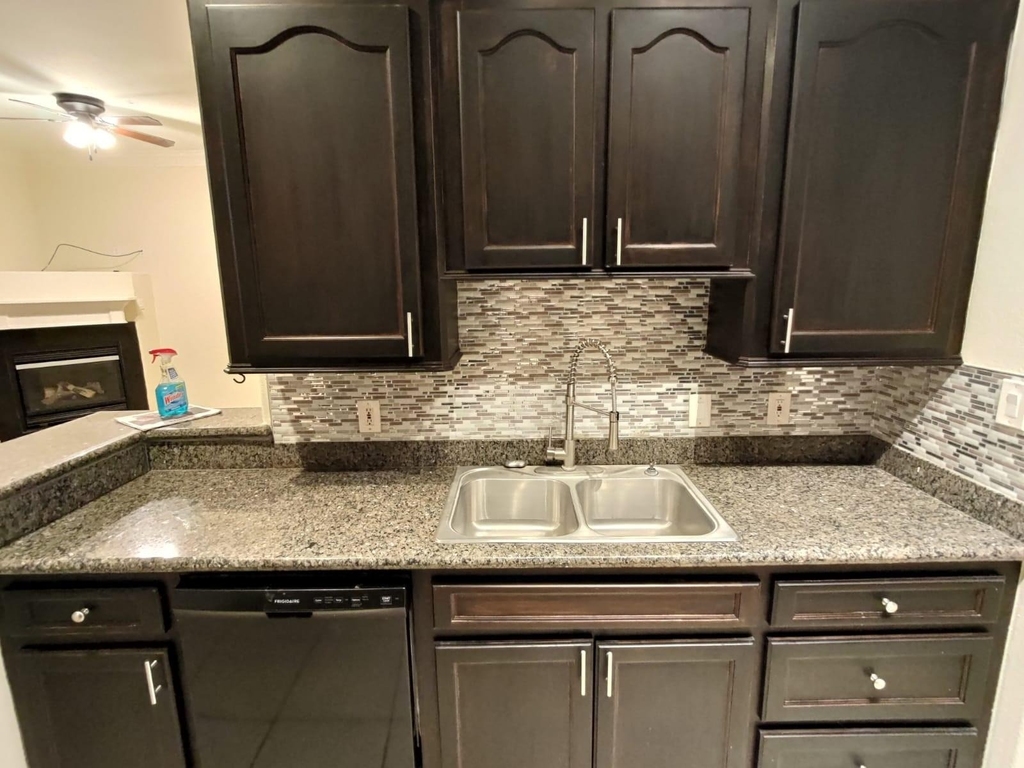 16020 Fountainview Drive - Photo 7