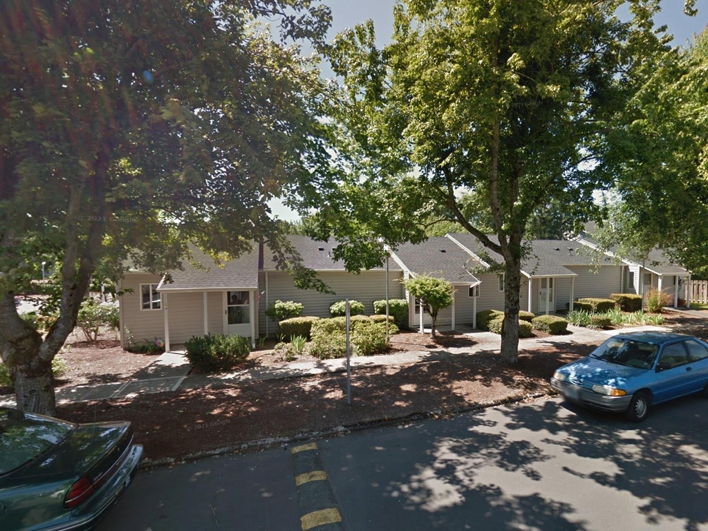 615 W Heintz St - Photo 1