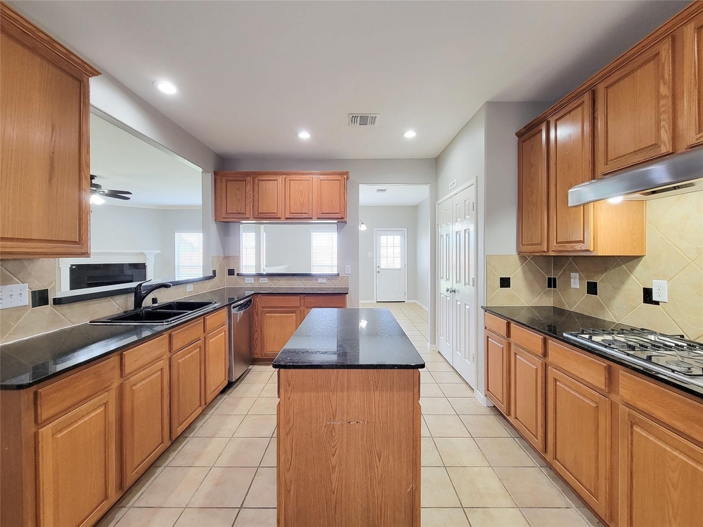 20710 Mansfield Bay Lane - Photo 16