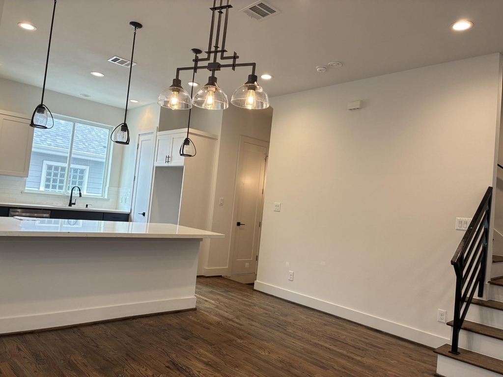 1535 W 24th Street - Photo 10