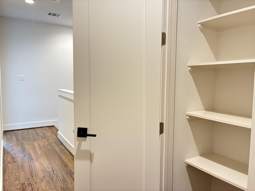 1535 W 24th Street - Photo 21