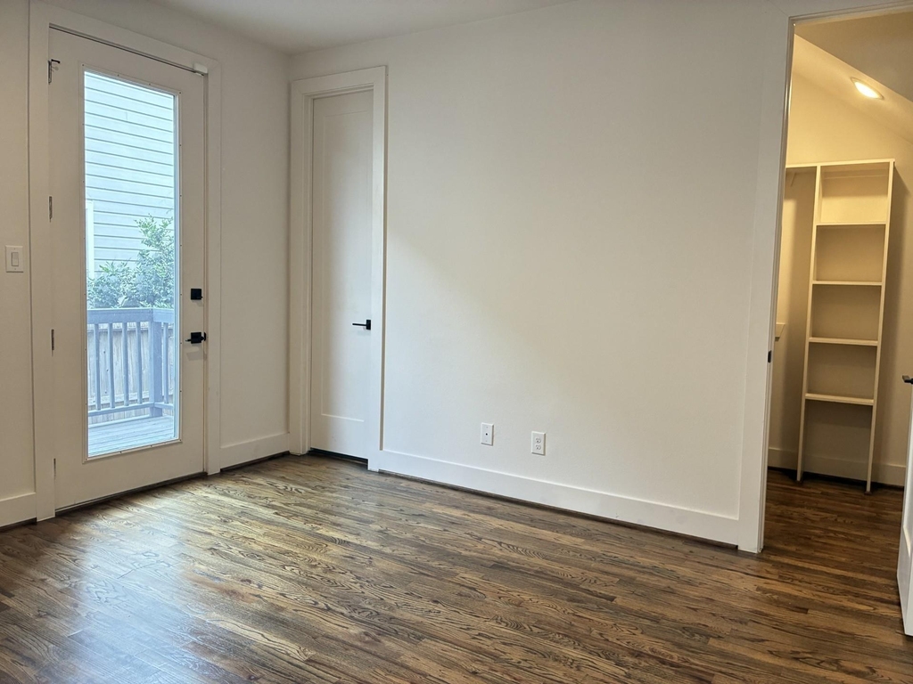 1535 W 24th Street - Photo 4