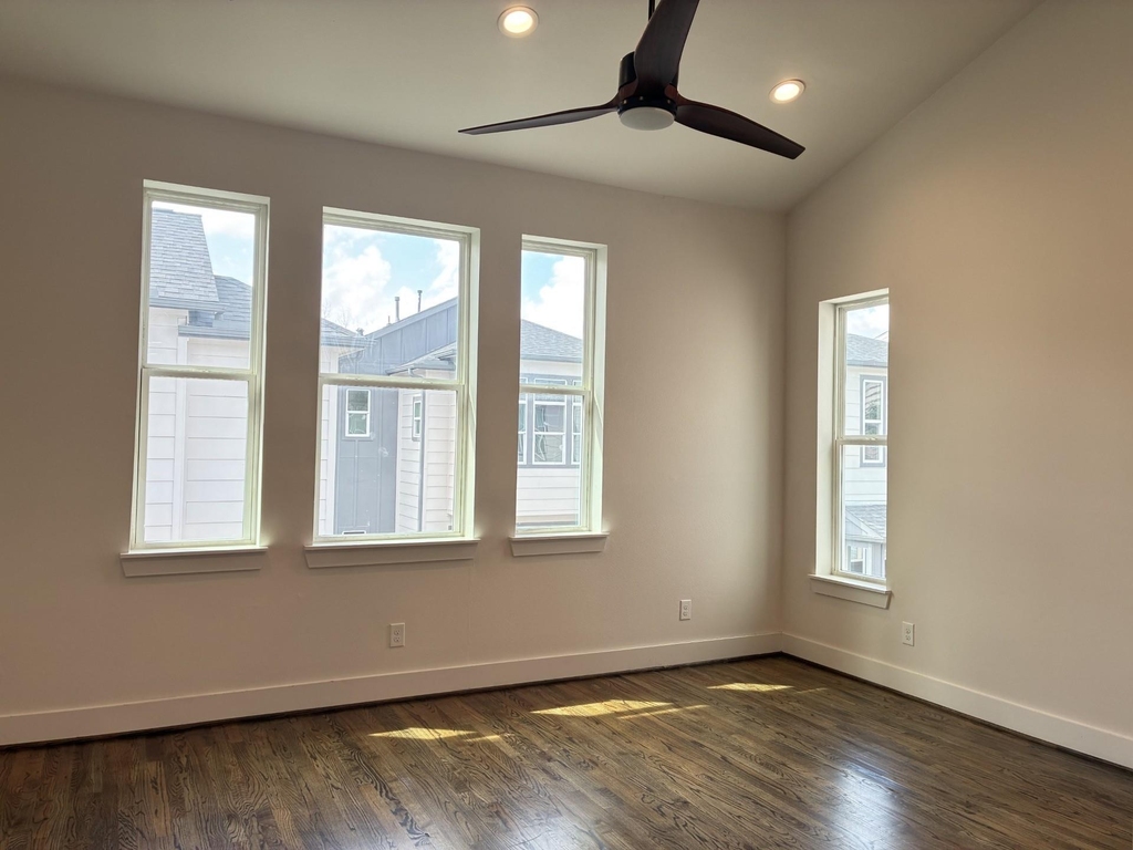 1535 W 24th Street - Photo 22