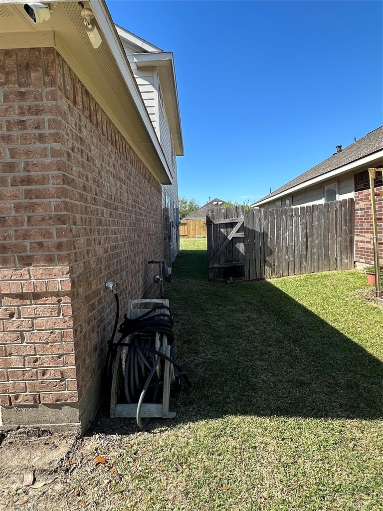 11010 View Pointe Lane - Photo 3