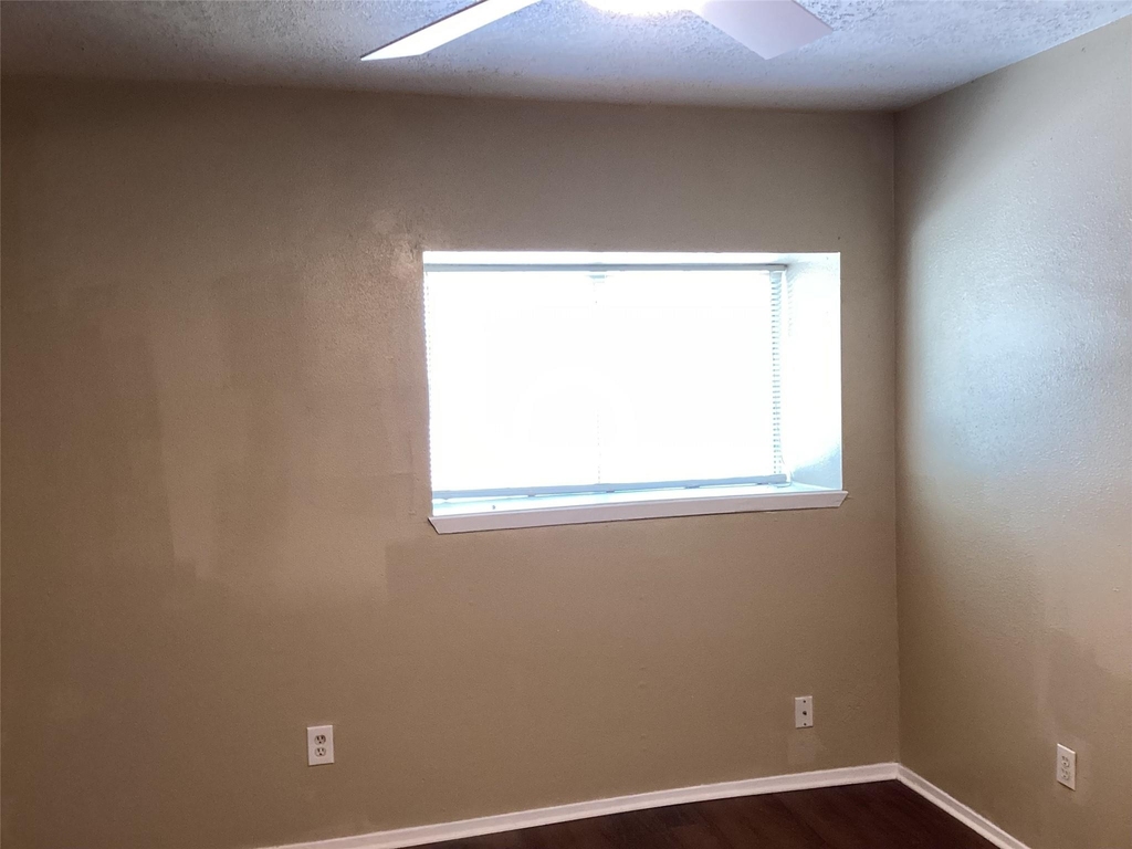 15831 Bazelbriar Lane - Photo 9