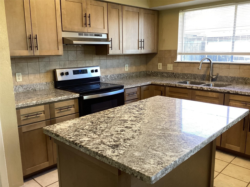 15831 Bazelbriar Lane - Photo 26